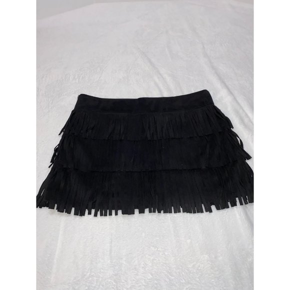 2b Bebe Suede Like Fringe Mini Skirt Size Small - Picture 2 of 10